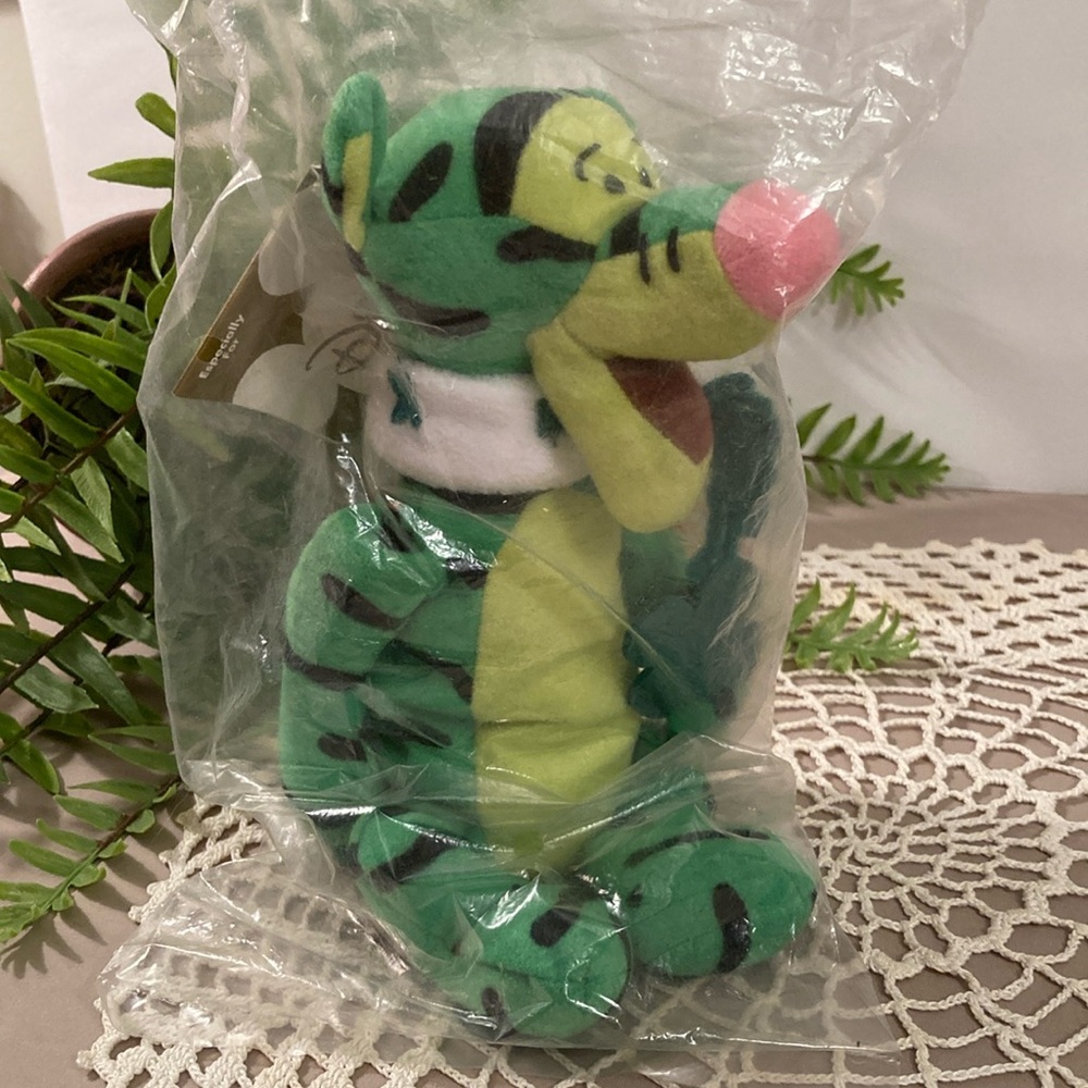 Disney March Tigger Green With Shamrocks New Sealed
